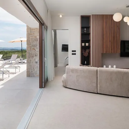 Luxury Terra & Aria Dalmatica Heated Pool Sauna & Jacuzzi Sikovo