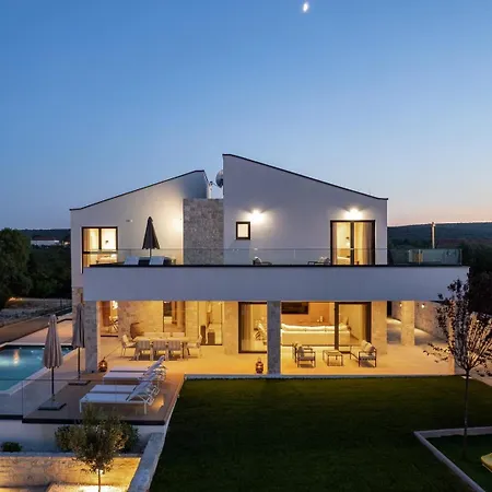 Luxury Terra & Aria Dalmatica Heated Pool Sauna & Jacuzzi Villa *