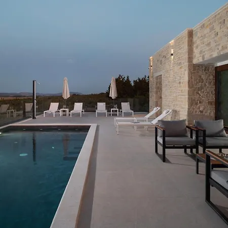Luxury Terra & Aria Dalmatica Heated Pool Sauna & Jacuzzi Sikovo