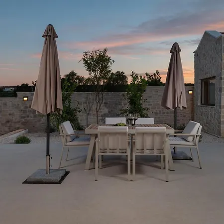Luxury Terra & Aria Dalmatica Heated Pool Sauna & Jacuzzi Villa *