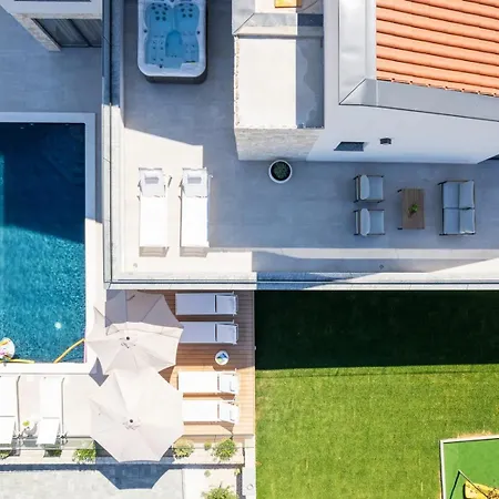 Luxury Terra & Aria Dalmatica Heated Pool Sauna & Jacuzzi *