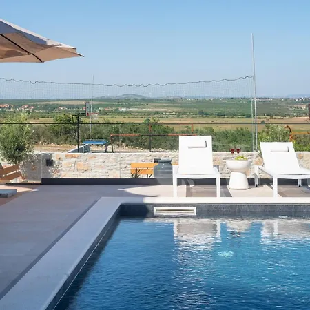 Luxury Terra & Aria Dalmatica Heated Pool Sauna & Jacuzzi Villa