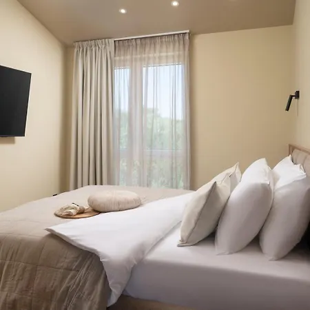 Luxury Terra & Aria Dalmatica Heated Pool Sauna & Jacuzzi