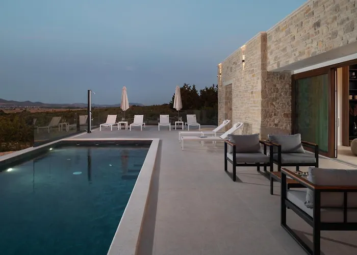 Luxury Terra & Aria Dalmatica Heated Pool Sauna & Jacuzzi Sikovo