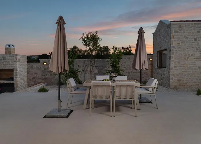 Luxury Terra & Aria Dalmatica Heated Pool Sauna & Jacuzzi Villa *
