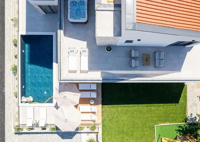 Luxury Terra & Aria Dalmatica Heated Pool Sauna & Jacuzzi *