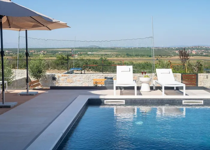 Luxury Terra & Aria Dalmatica Heated Pool Sauna & Jacuzzi Villa