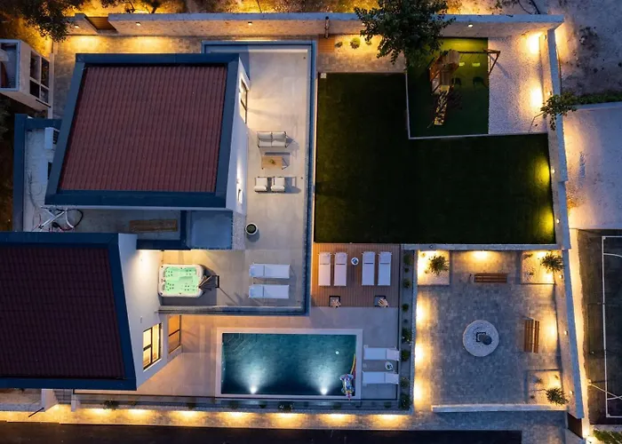 Luxury Terra & Aria Dalmatica Heated Pool Sauna & Jacuzzi *