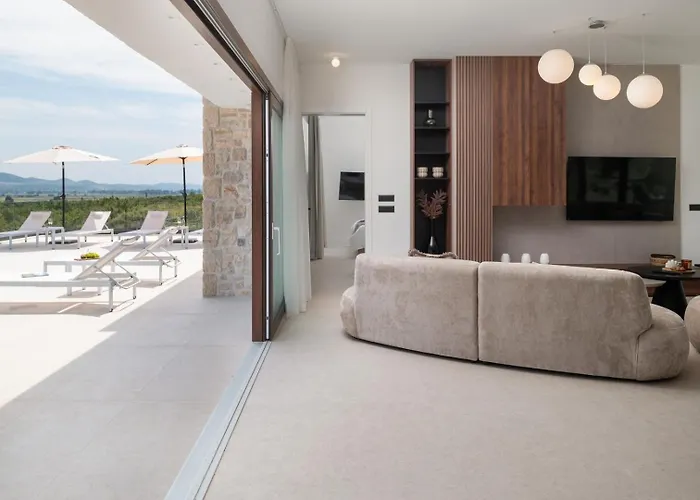 Luxury Terra & Aria Dalmatica Heated Pool Sauna & Jacuzzi Sikovo